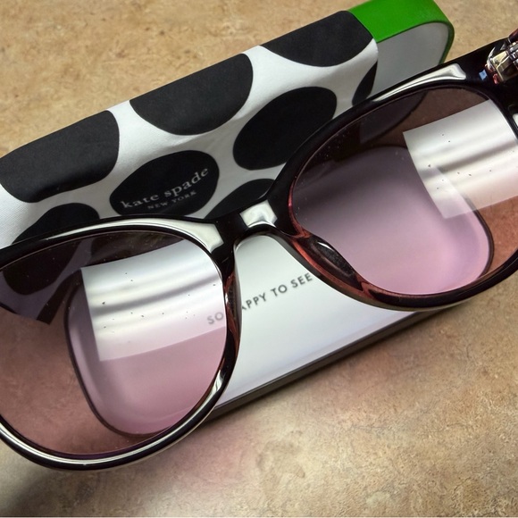 Kate Spade Black and Pink Sunglasses With Case And Cleaning Cloth - Picture 5 of 13